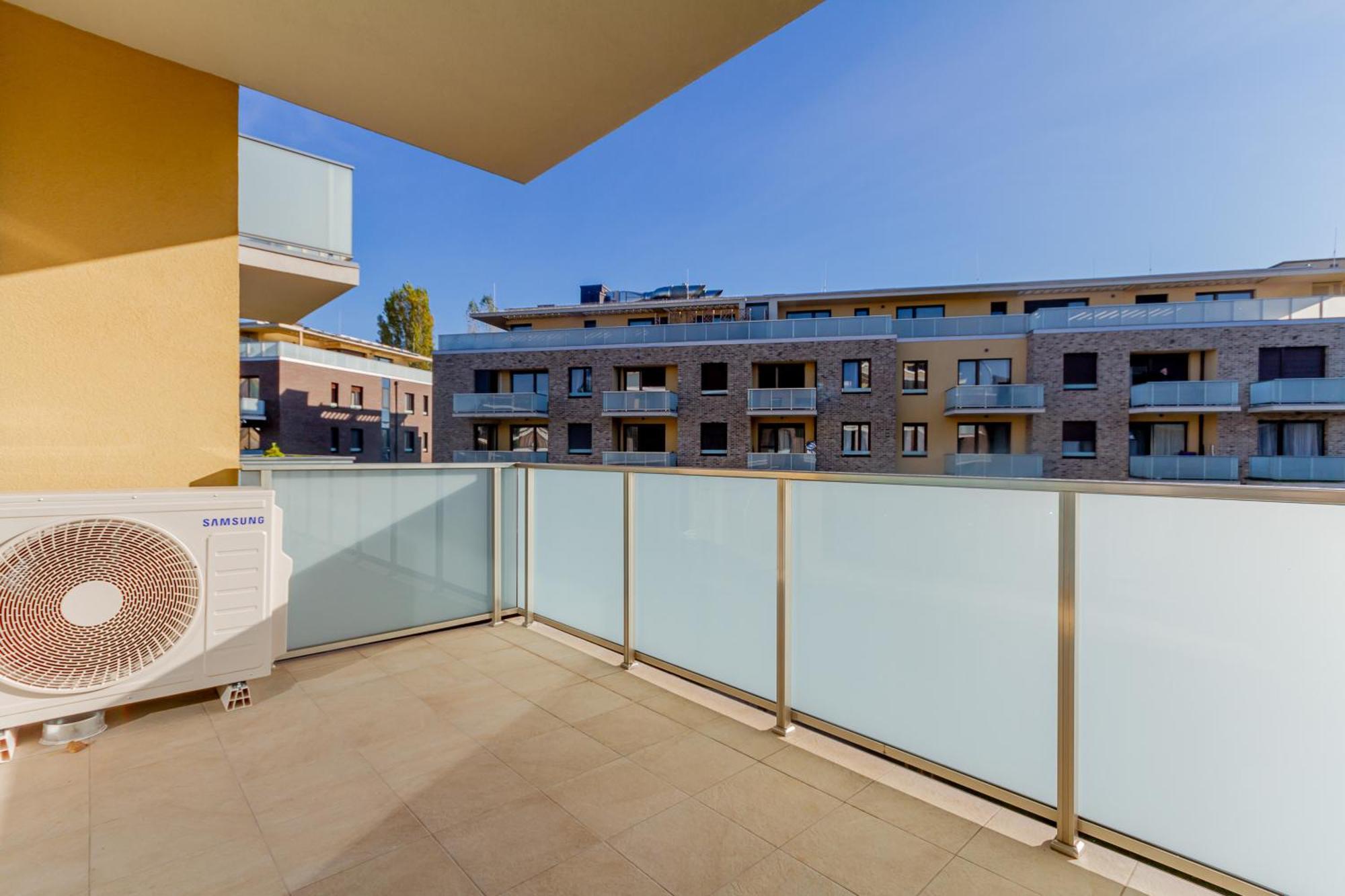Luxury Cordia Apartment With Free Parking ブダペスト エクステリア 写真