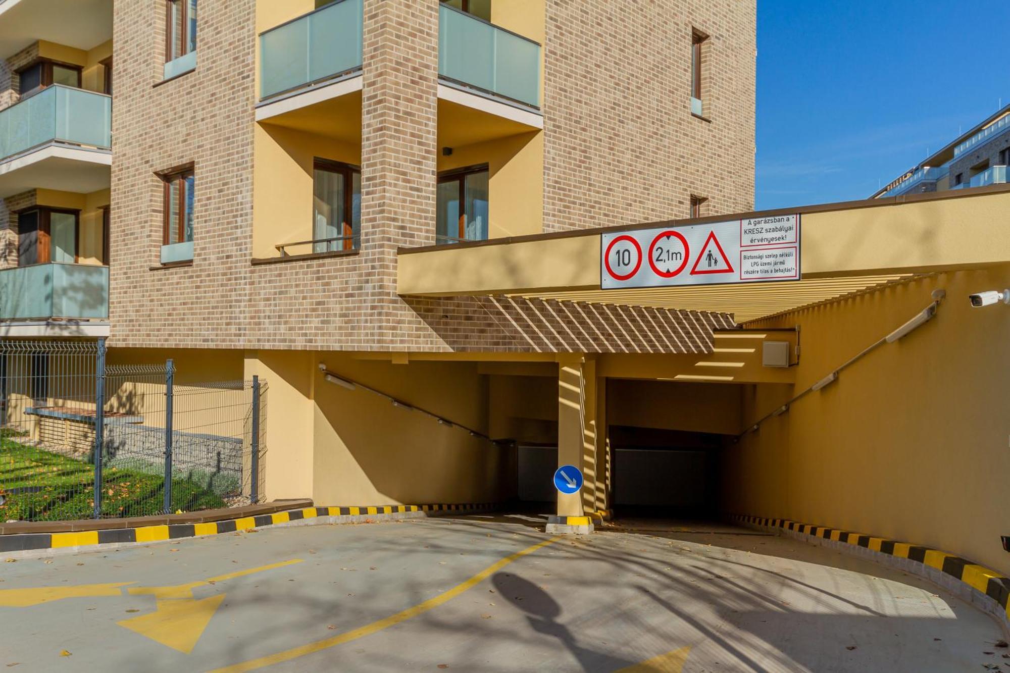 Luxury Cordia Apartment With Free Parking ブダペスト エクステリア 写真